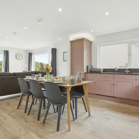 4 Bed In Oc-lr018 Feriehus *